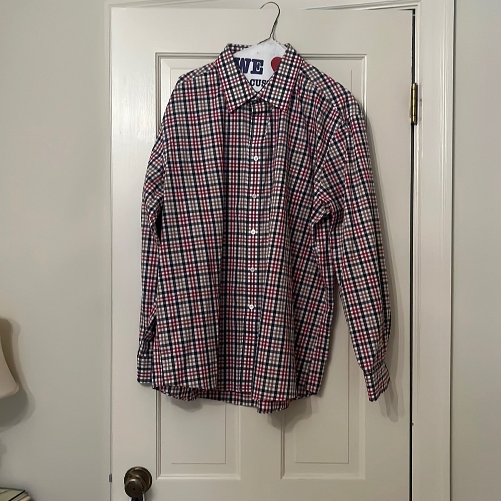 Jos A banks Travler Long Sleeve top